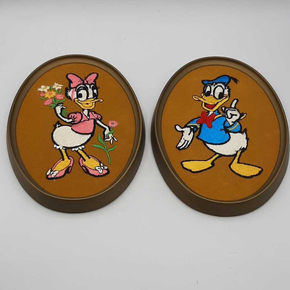 Vintage Ecstasy Giftware Grant Originals Disney Donald & Daffy Duck Crewel Art